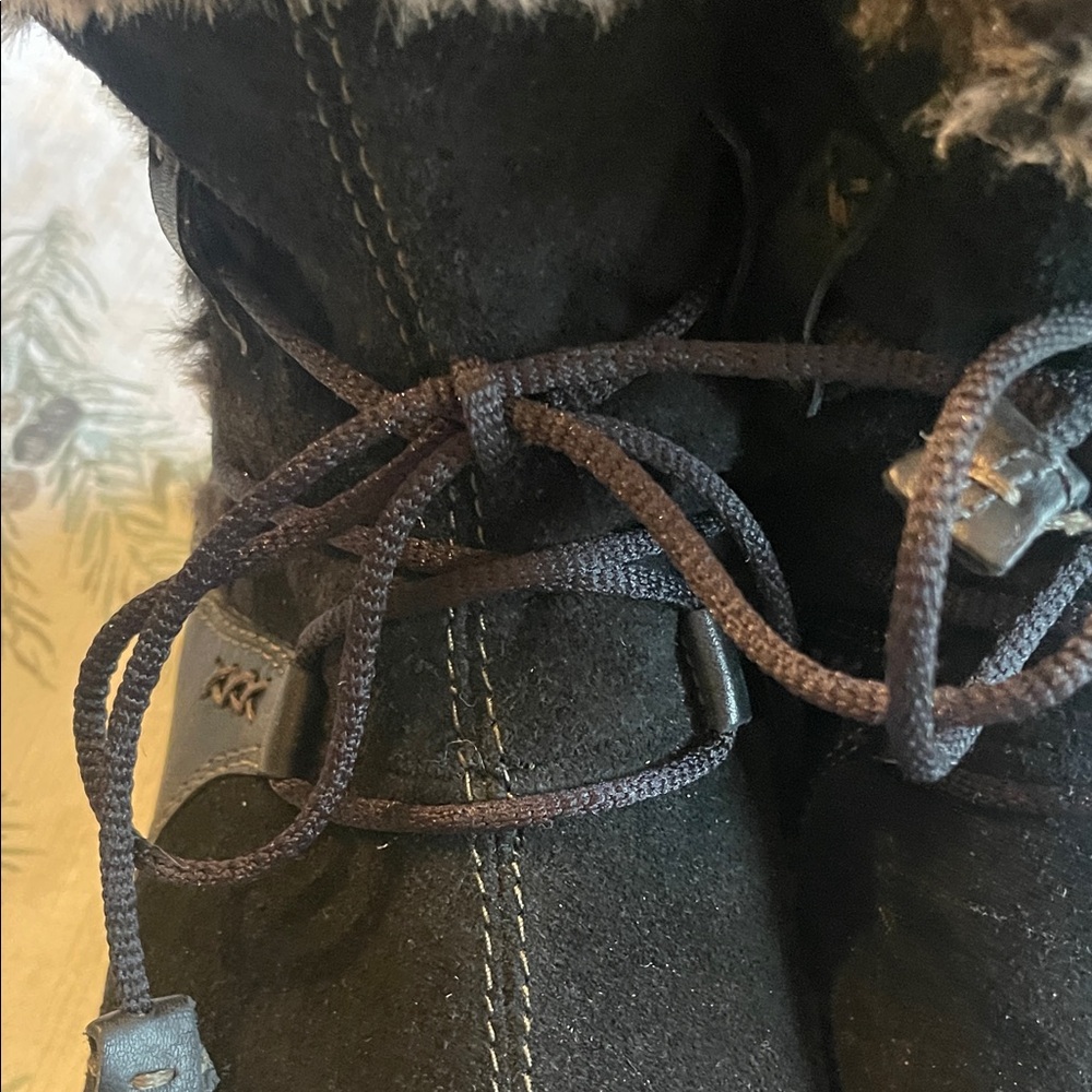 Earth Black Leather Winter Boots with Faux Fur Trim Size 7 - Picture 9 of 10